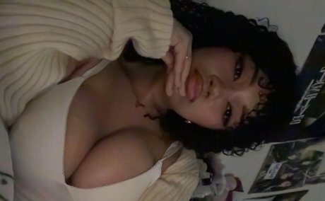 mariiiisel hot star img