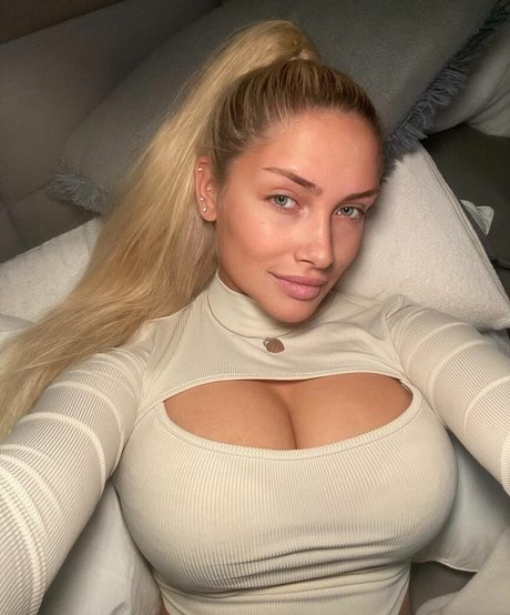lu isaa pornographic actress photo