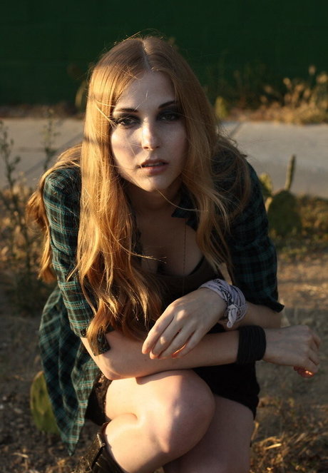 Stevie Wynne Levine thumbnail