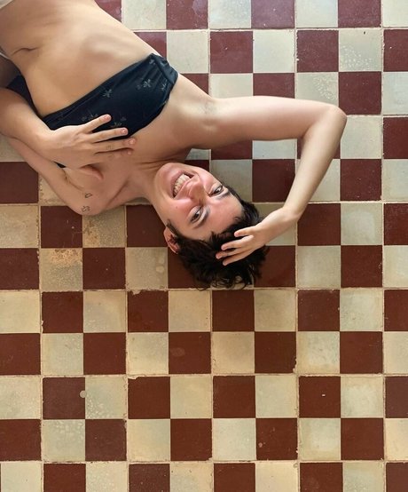 Valentina Bandeira sexy pornstar photos