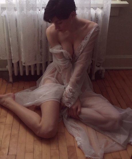 c antoinettemarie naked model pics