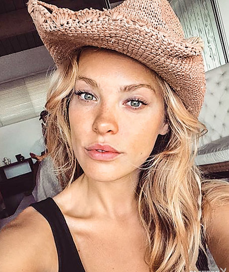 Kristy Garett star pretty photos