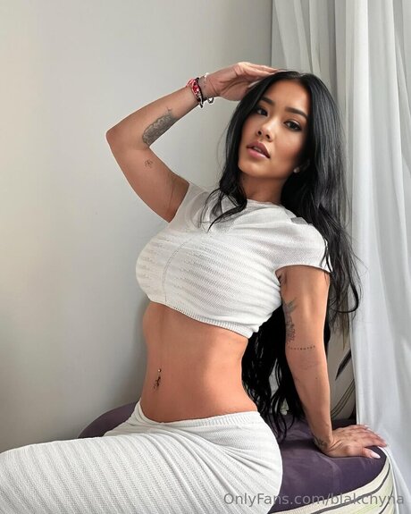 Blakchyna model porn photo