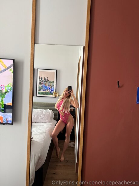 Penelopepeachesxo model nice pics