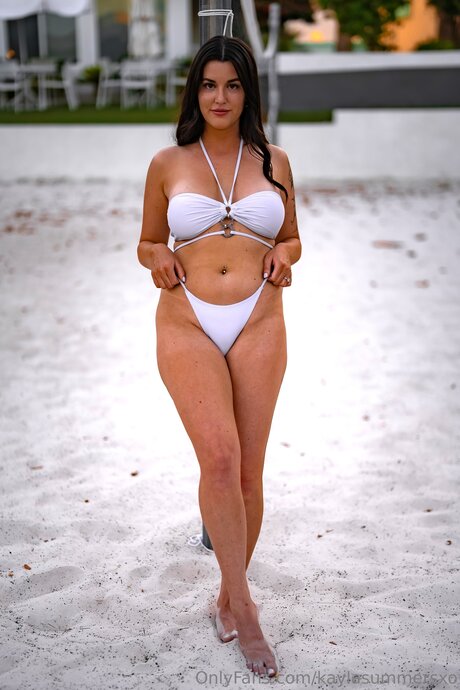 Kaylasummersoftv art actress gallery