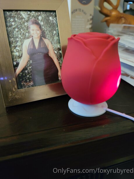 Foxyrubyred adult actress archive