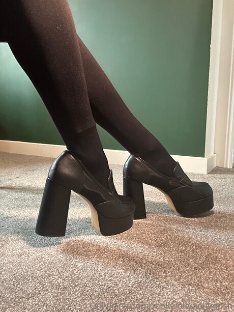 Mollylollygollygosh model erotic archive