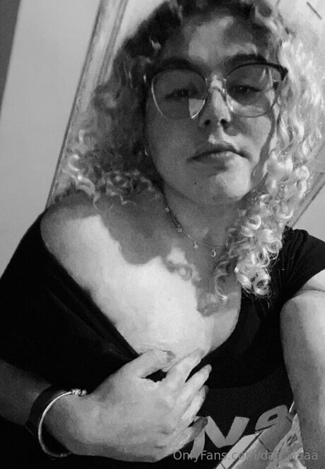 Daa Naaa hot star image