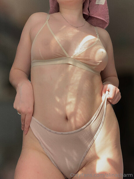 Alinacharm high quality model picture