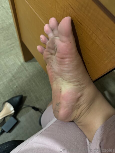 Bigthicsoles exclusive model gallery