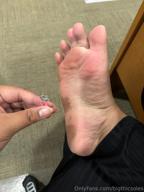 Bigthicsoles xxx model gallery