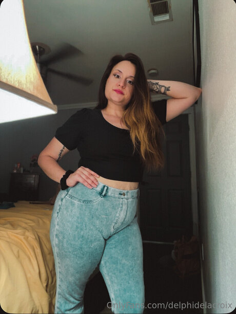 Delphidelacroix erotic model photo