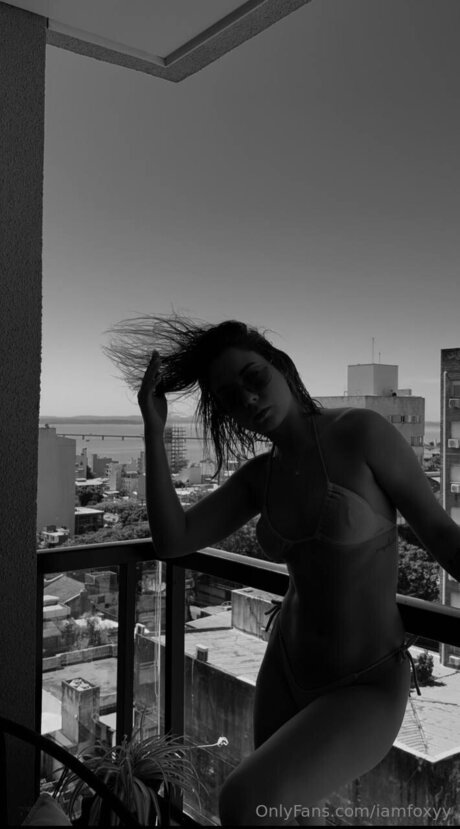Iamfoxyy model sexy galleries