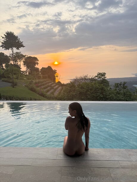 Imgothangel model beautiful image