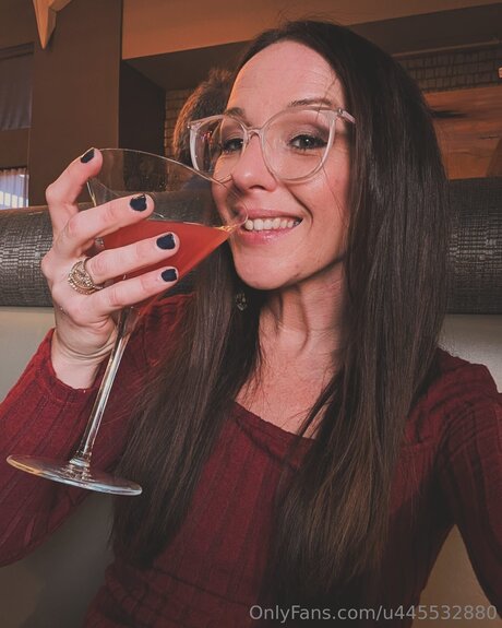 U445532880 nude model gallery