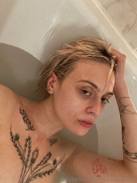Freyadominatrix exclusive star pic