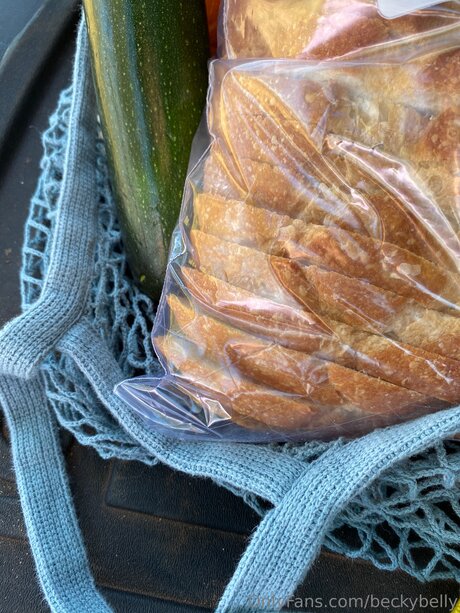 Beckybelly pretty actress photo