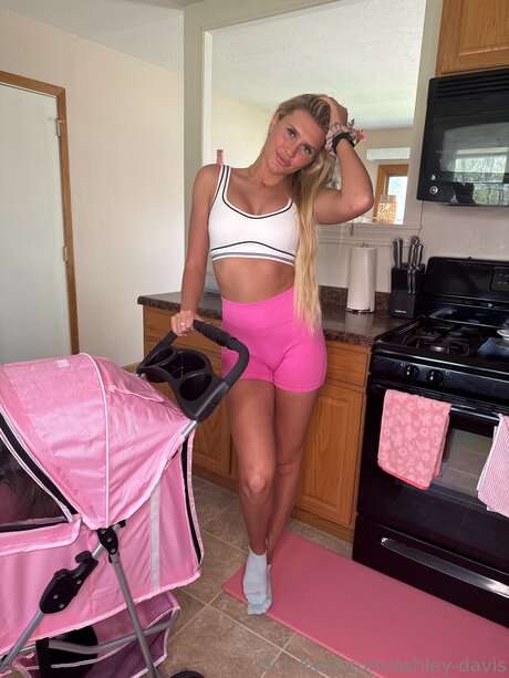 Ashley Davis star perfect img