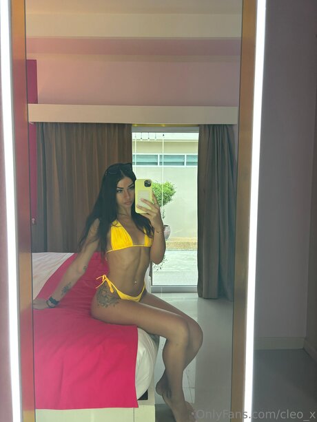 Cleo X naked pornstar img