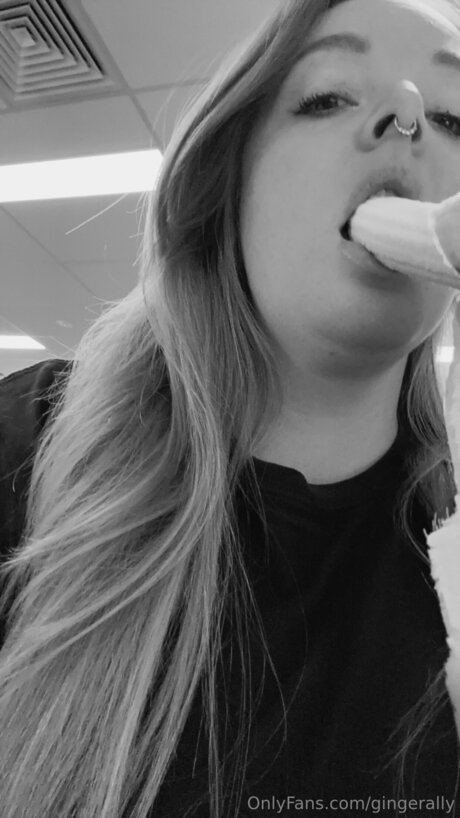 Gingerally free pornstar img