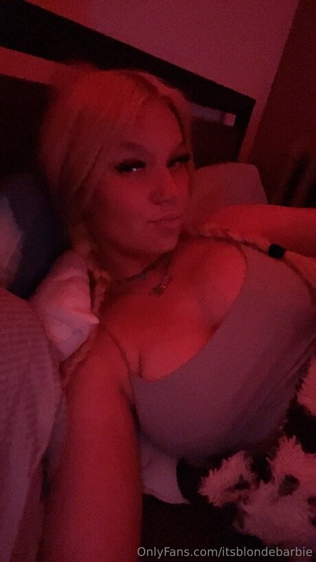 Itsblondebarbie high quality pornstar pics
