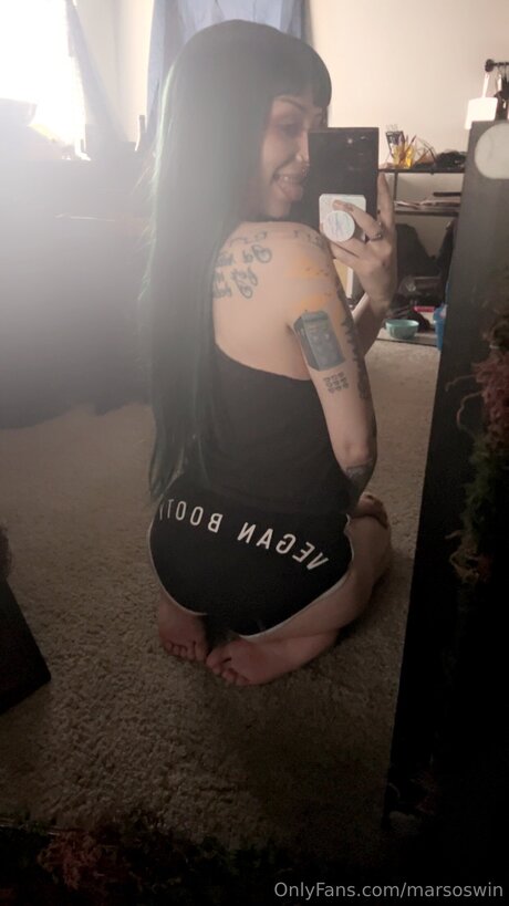 Marsoswin sexy actress img