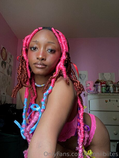 Bunniibiites model nude image