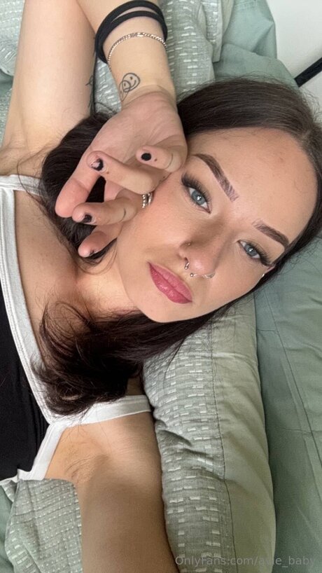 Avie Baby nice model pictures