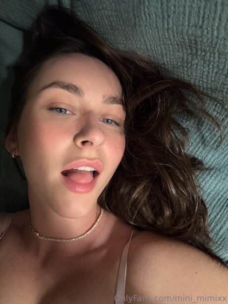 Mini Mimixx hot pornstar pic