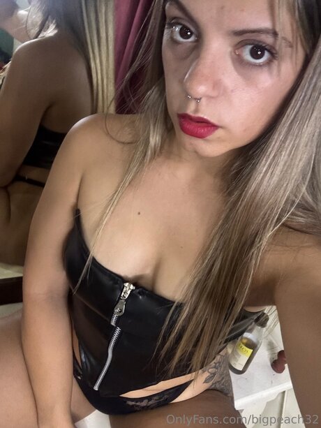 Bigpeach32 star image