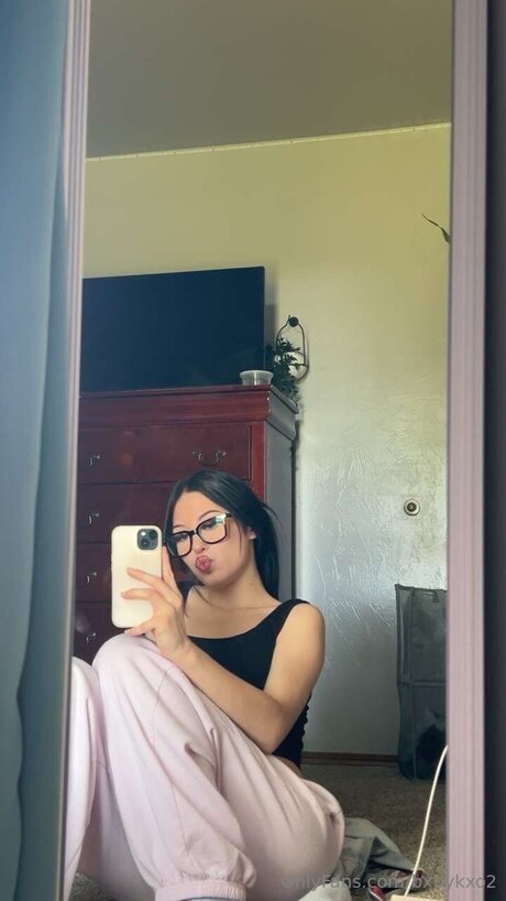 Bxbykxo2 pornstar sexy image
