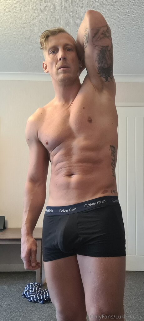 Lukehardy sexy star picture