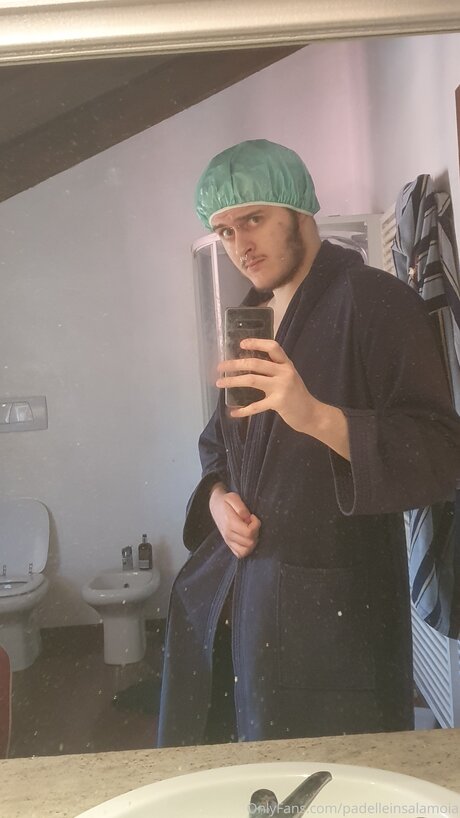 Padelleinsalamoia model beautiful image