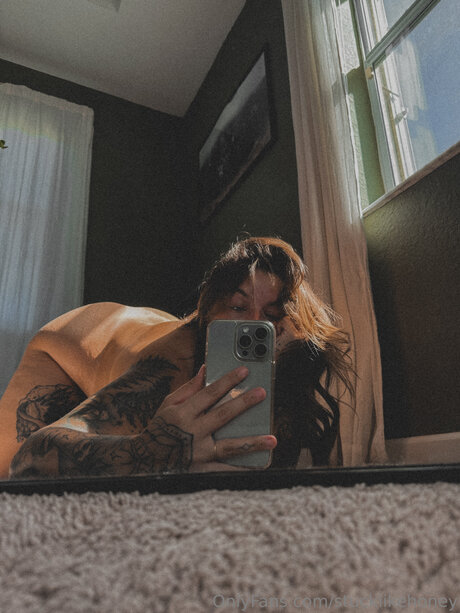 Stucklikehoney pornstar naked picture