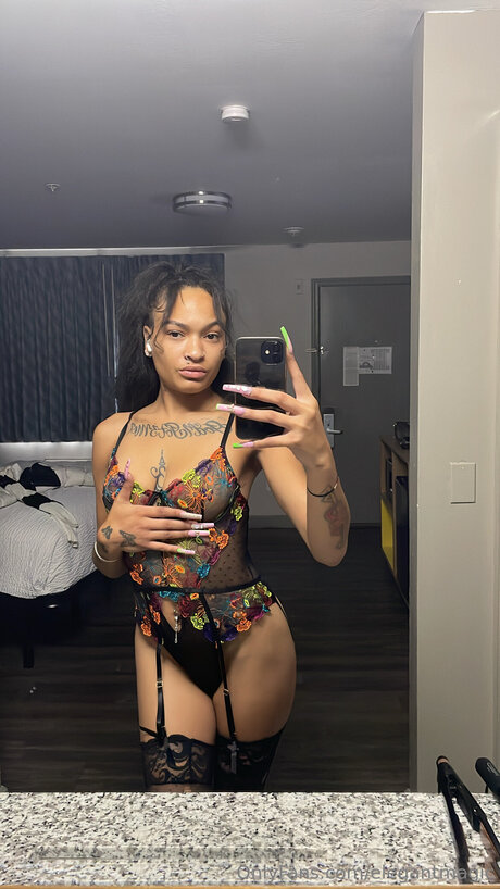 Elegantmagic model erotic picture