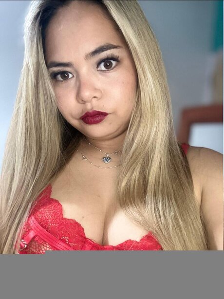 Beluluuwu pornstar erotic photo