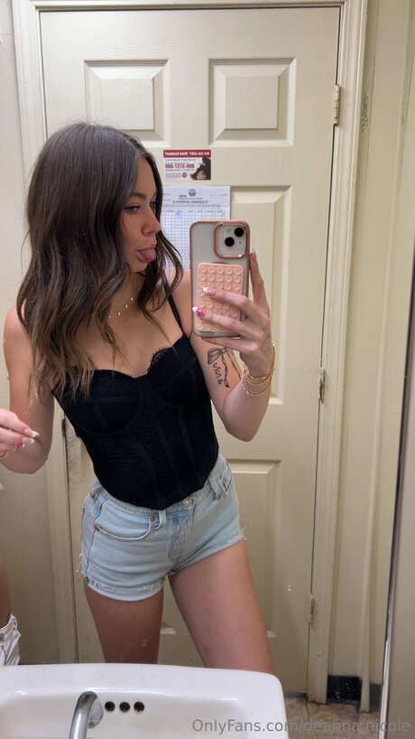 Deanna Nicole xxx model photos
