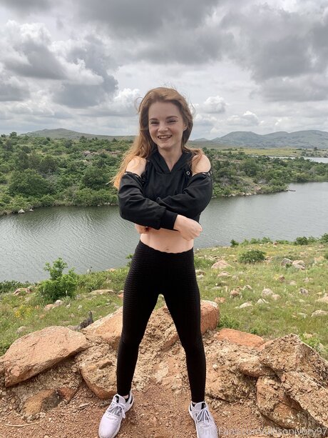 Allisonivory97 high quality actress photo