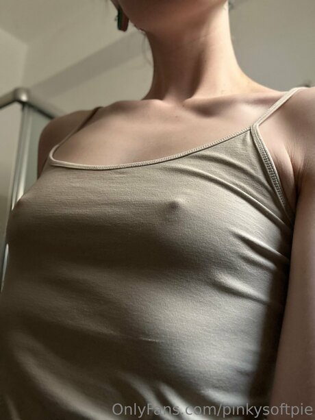 Pinkysoftpie pornstar hot photo
