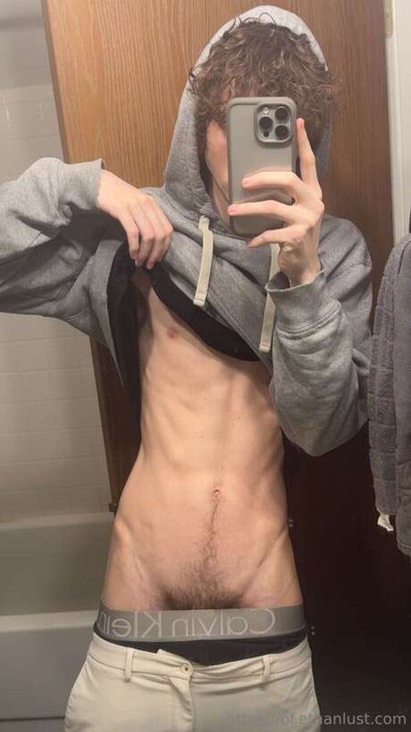 Ethanlustx model beautiful photos