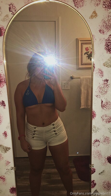 Trippiebri17 star hot img