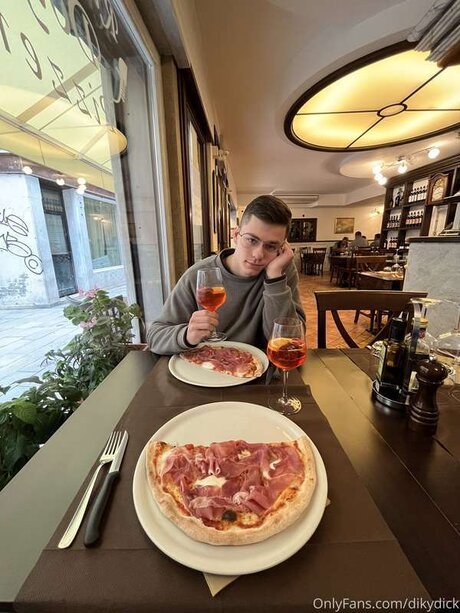 Dikydick erotic actress gallery