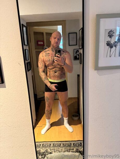 Mikeyboy95 perfect model archive