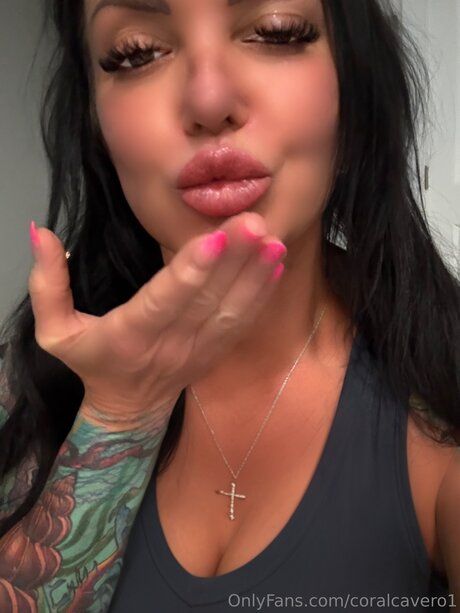 Coralcavero1 sexy actress pic