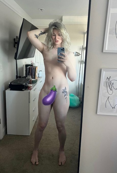 wifemoder star picture