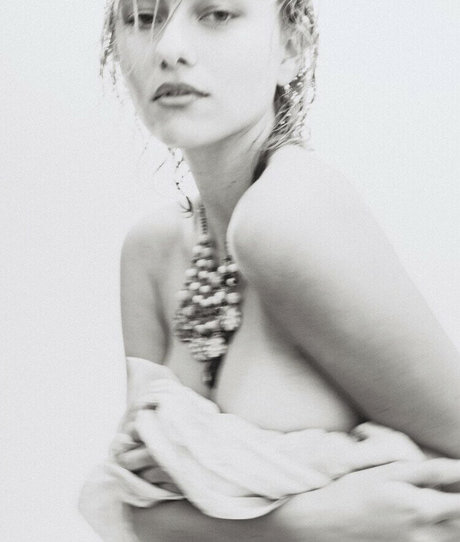 Ella Kernkamp pornstar sex gallery