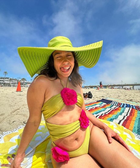 Katelyn Ohashi model top pic