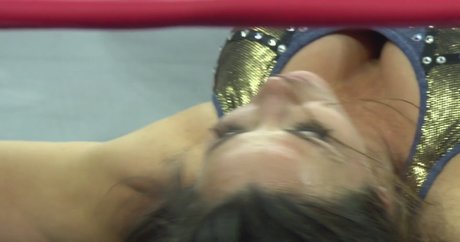 Mickie James beautiful model img