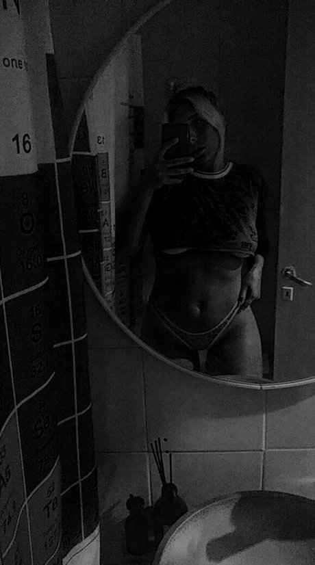 angelbetween adult star photo