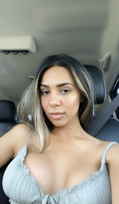 Gurneet Dosanjh exclusive model gallery